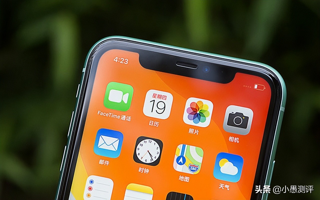 从5999降至3899元，2022年，苹果iPhone11值不值得入手呢？