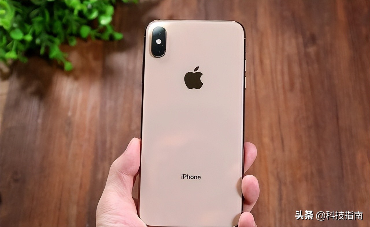 口碑最好的苹果手机是哪一款？为何不是最新的iPhone 13系列呢